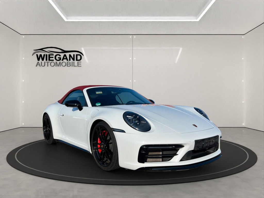 Porsche 911 GTS Cabrio Carrera