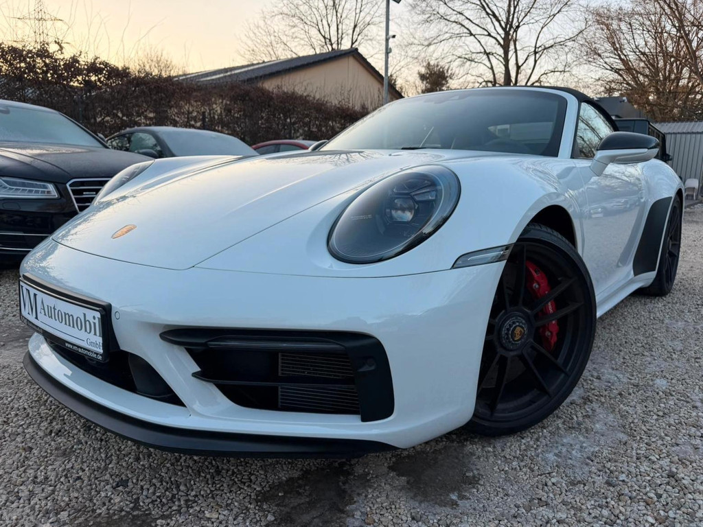 Porsche 911 GTS Cabrio Carrera