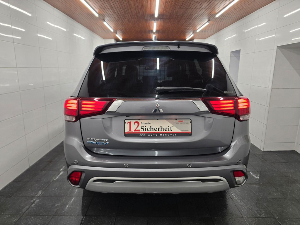 Mitsubishi Outlander PHEV 4WD
