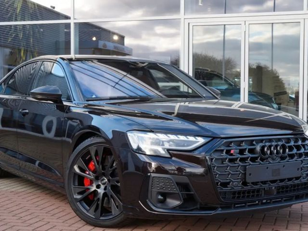 Audi S8