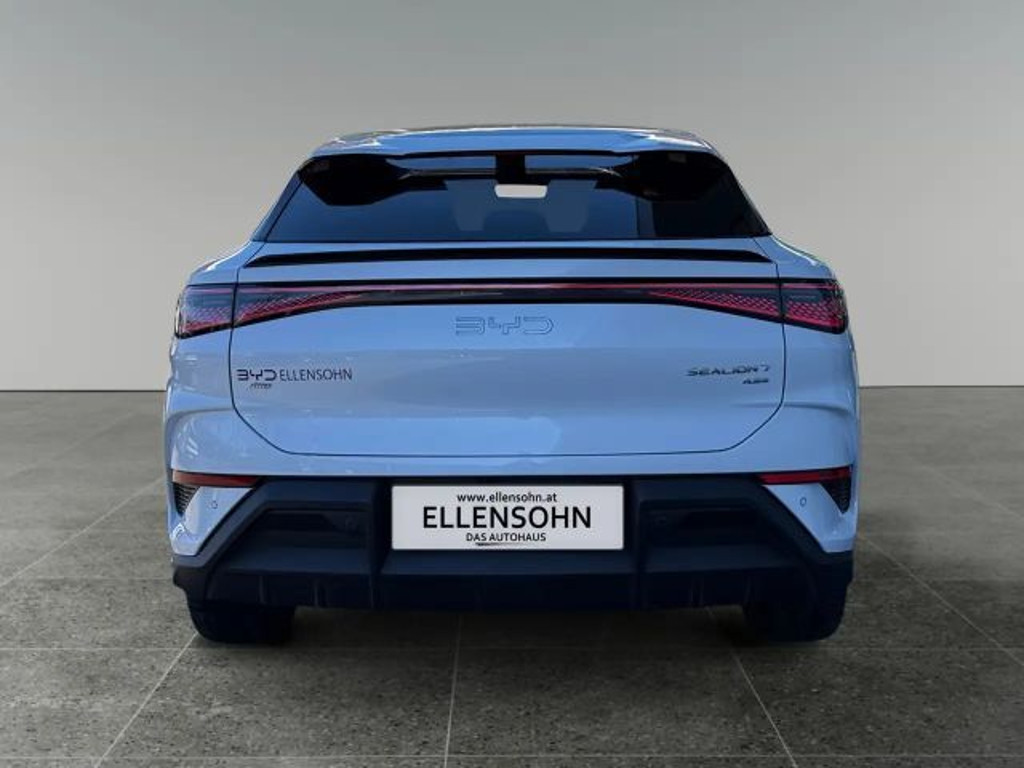 BYD Sealion 7