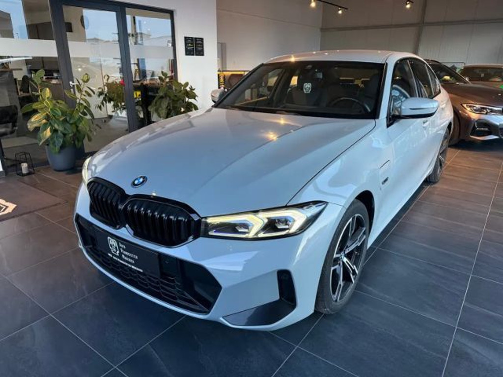 BMW 3 Serie 320 M-Sport Sedan 320e