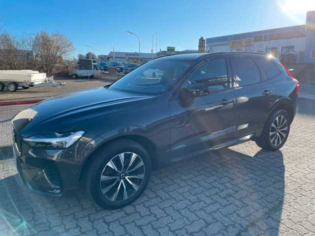 Volvo XC60 AWD Plus Dark