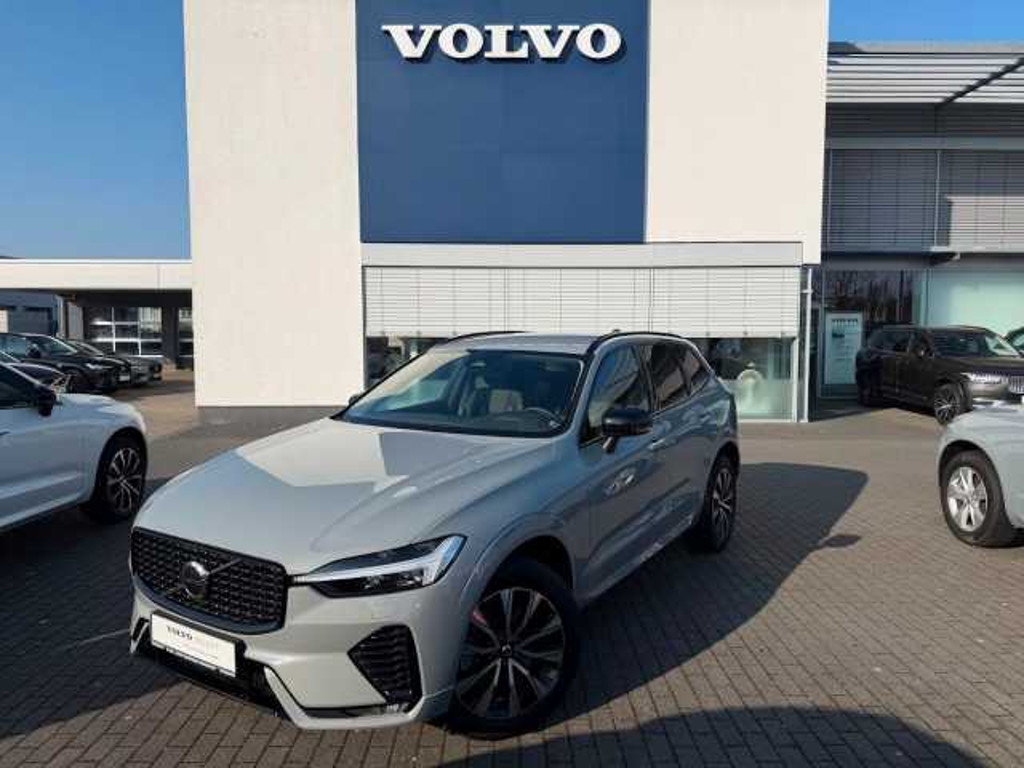 Volvo XC60 Plus Dark