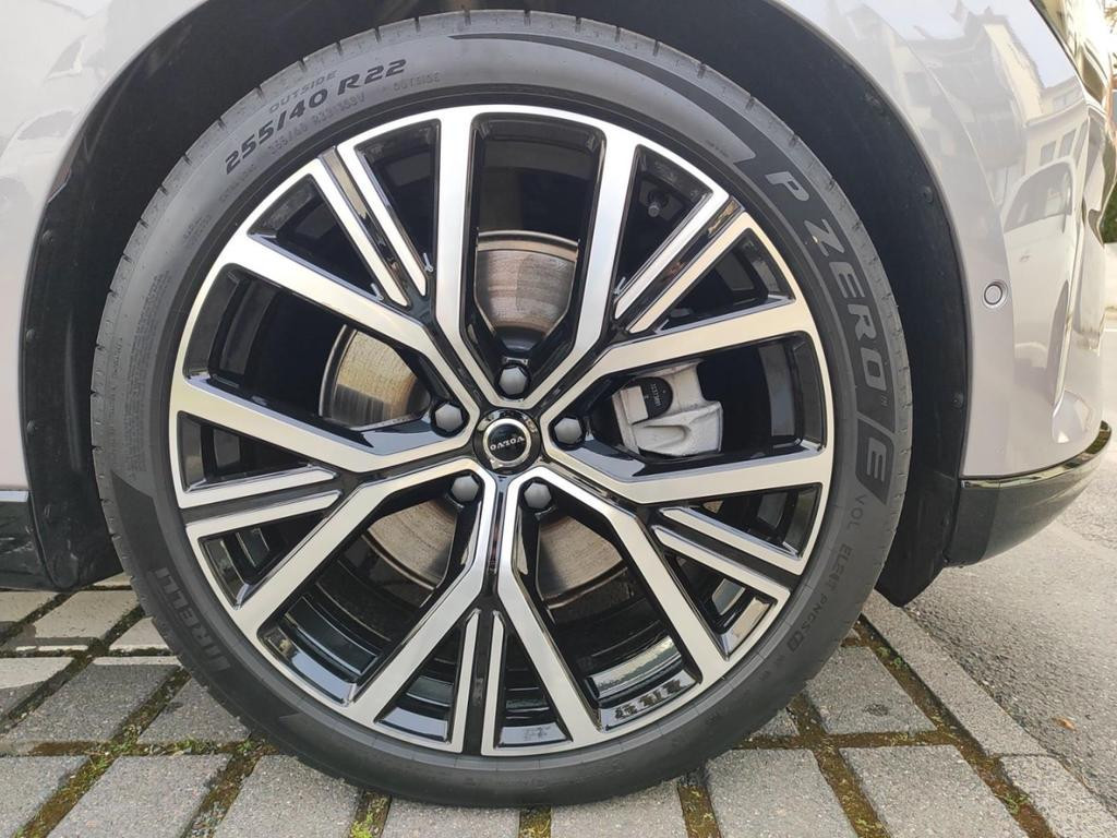 Volvo ES90