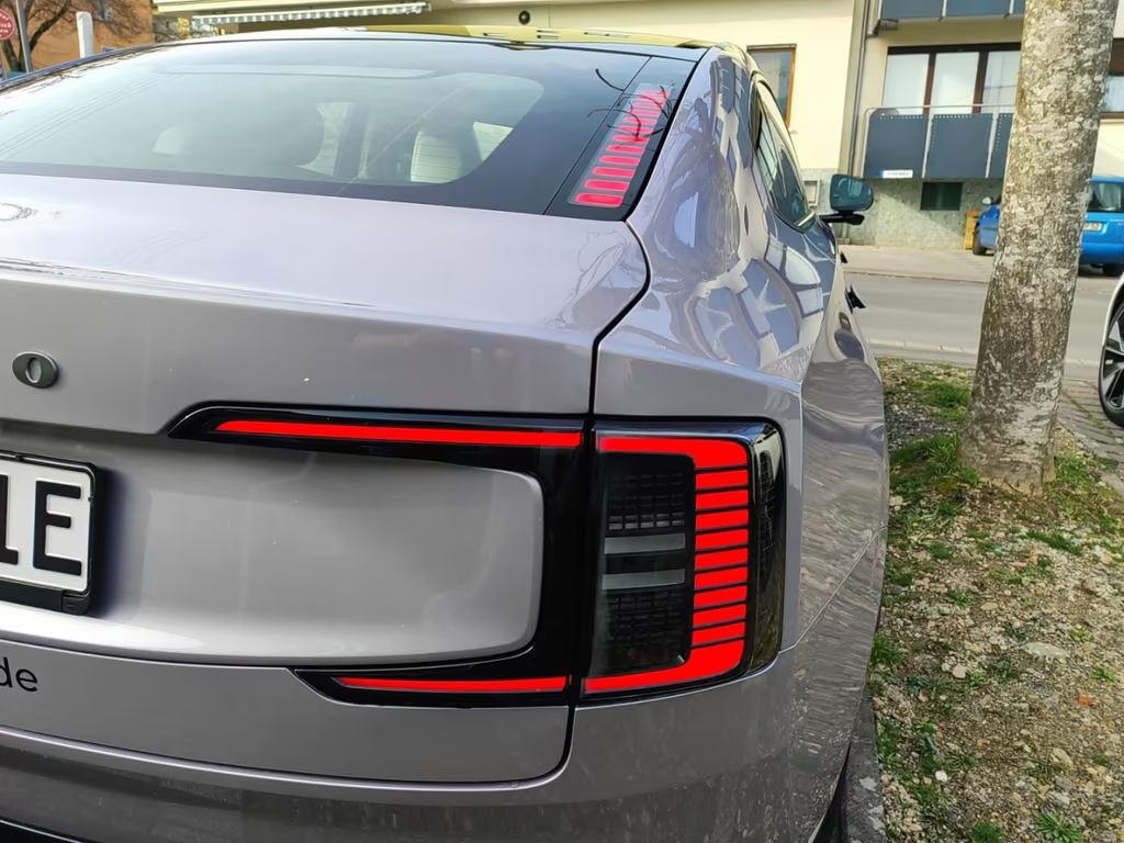 Volvo ES90
