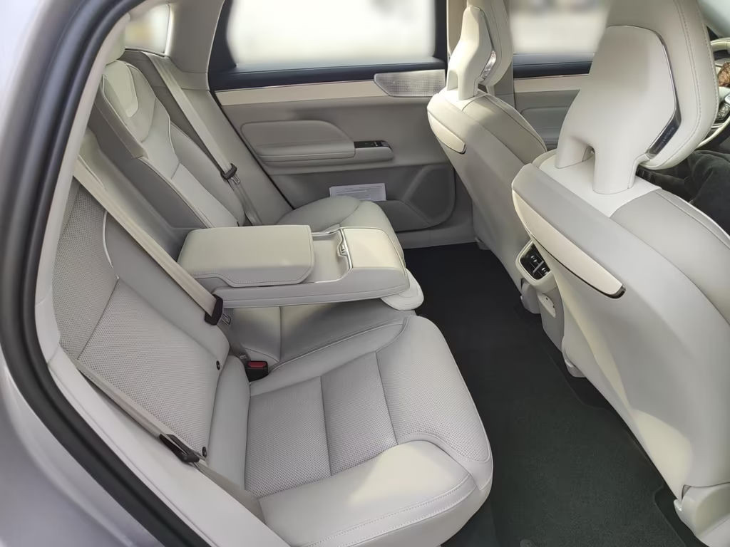 Volvo ES90