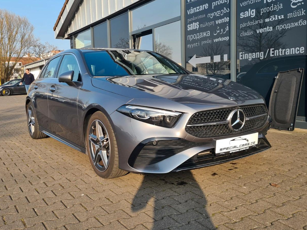 Mercedes-Benz A-Klasse A 220 AMG Line A 220 d
