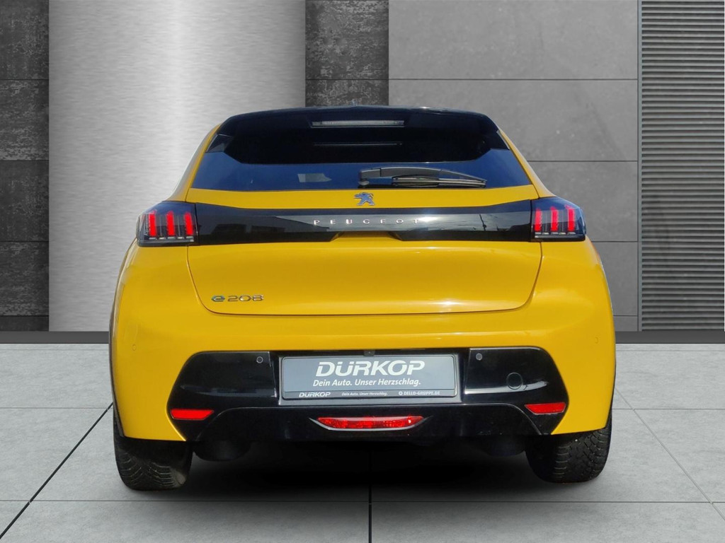 Peugeot e-208