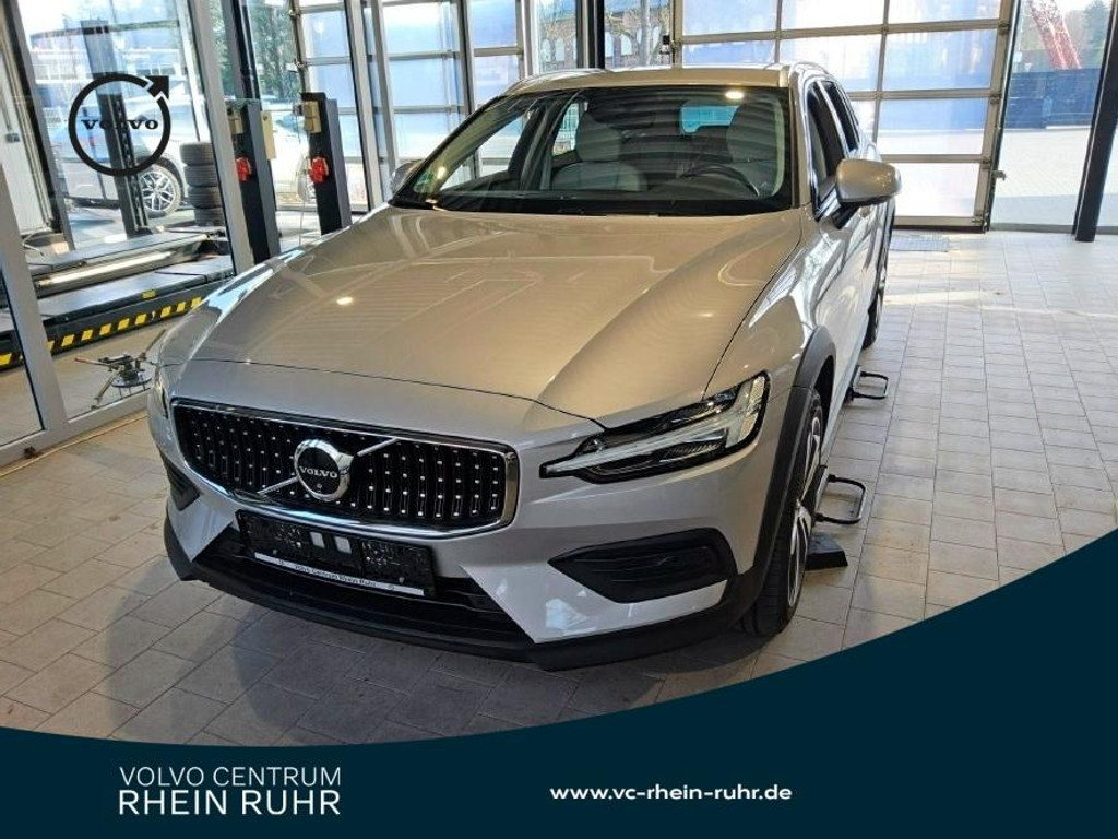 Volvo V60 Cross Country AWD Plus