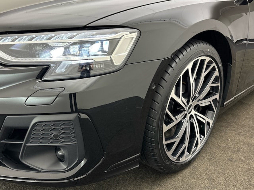 Audi S8