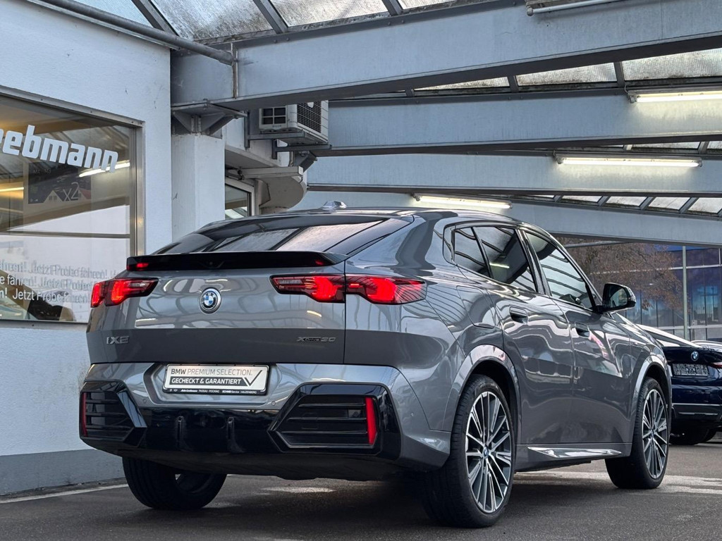 BMW iX2