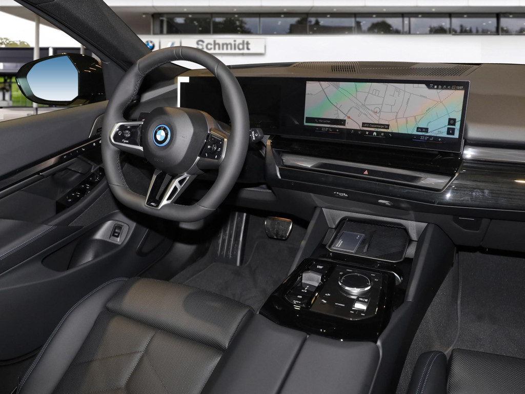 BMW i5