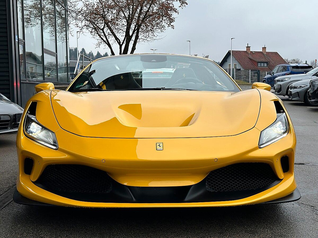 Ferrari F8