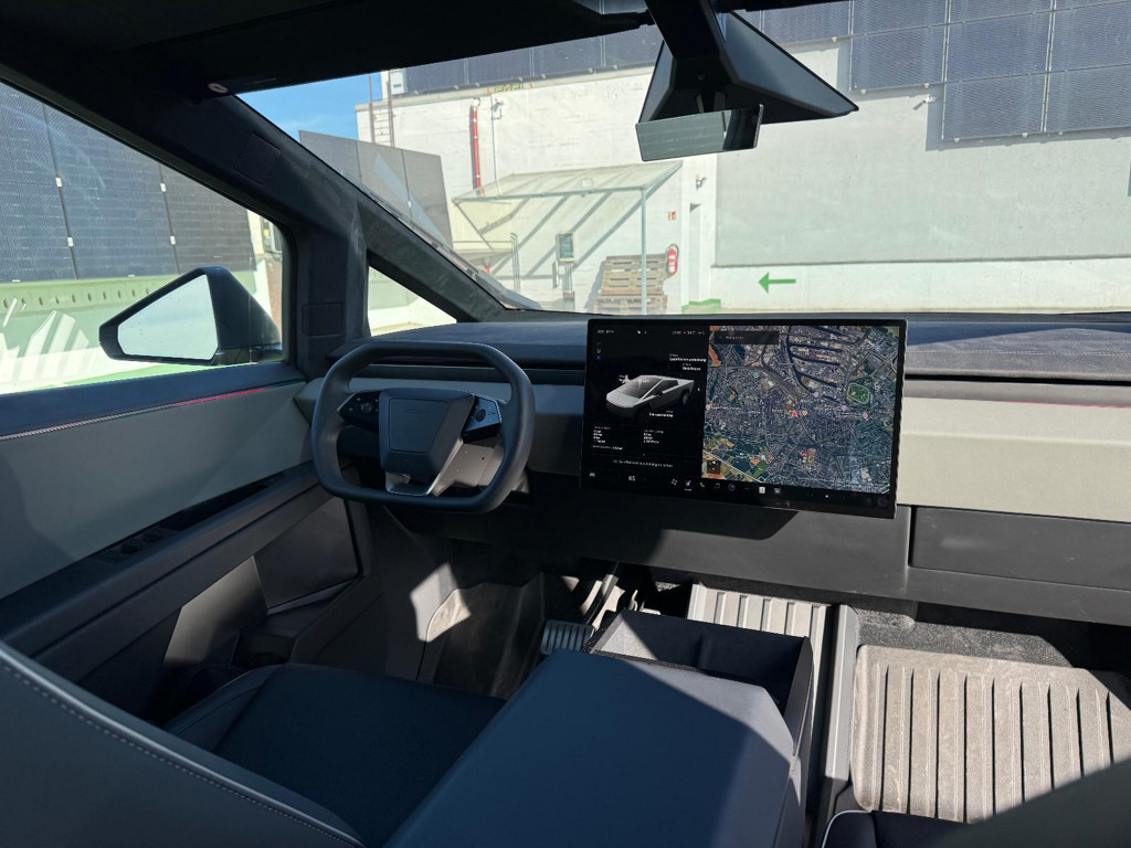 Tesla CYBERTRUCK