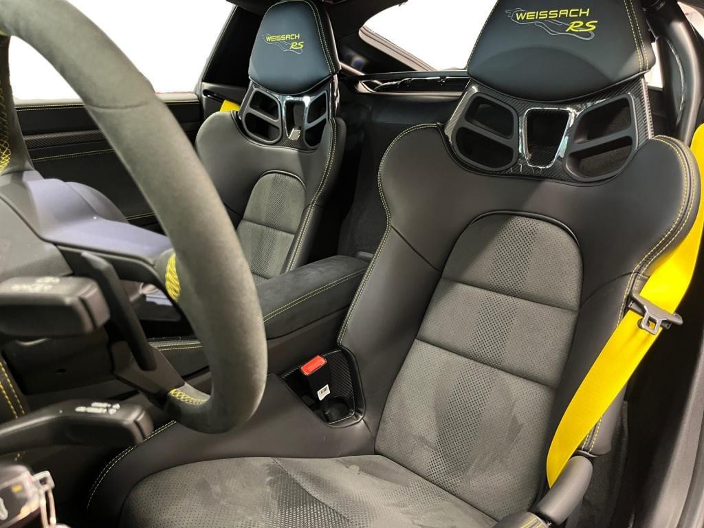 Porsche Cayman RS 718