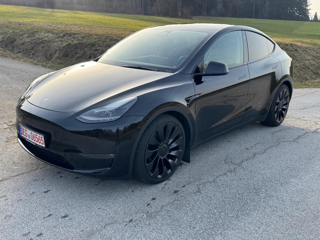 Tesla Model Y Performance Dual Motor AWD