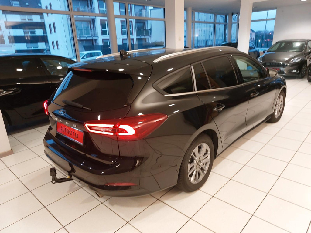 Ford Focus 100 % AUTOMATIK + AHK ! FAMILIENKOMBI PERFEKT.
