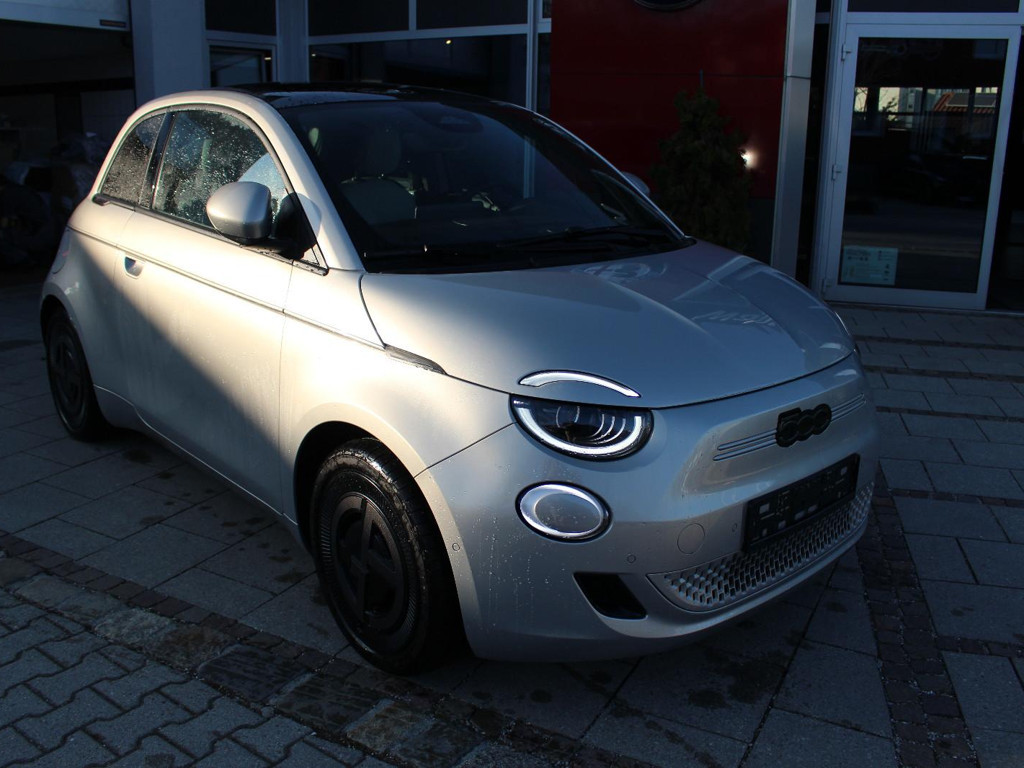 Fiat 500e 500 e Giorgio Armani Collector´s Edition