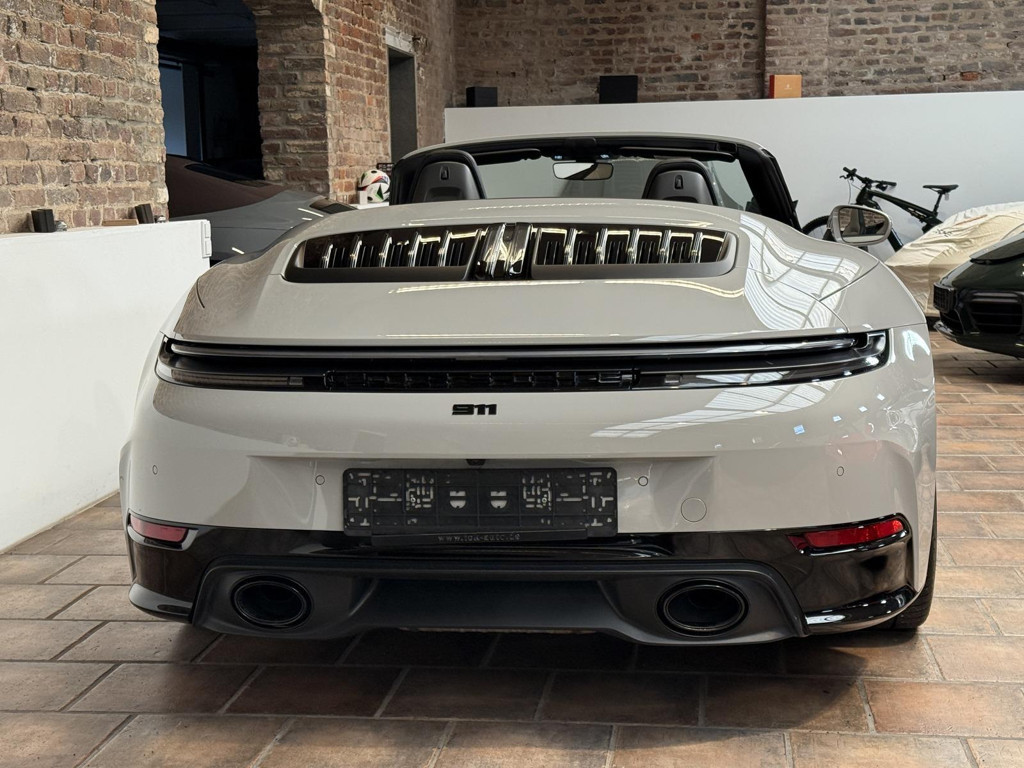 Porsche 992