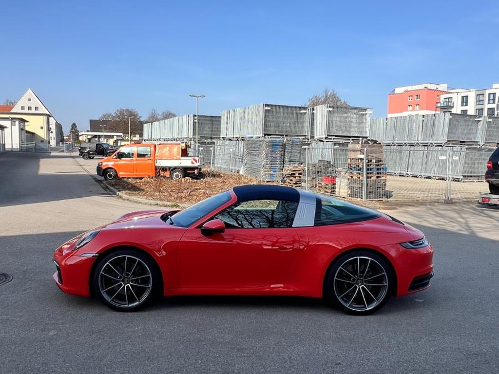 Porsche 992