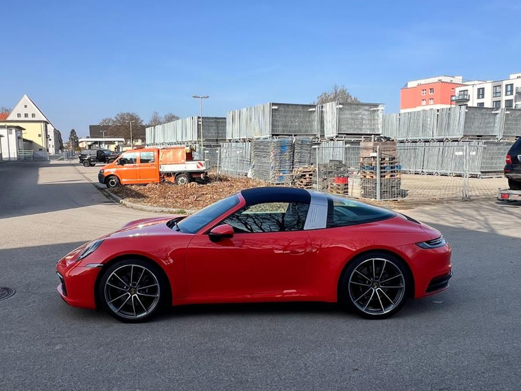 Porsche 992