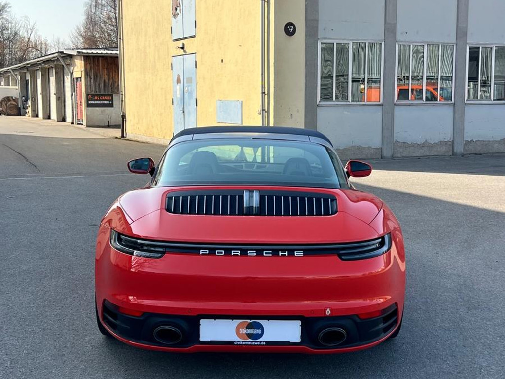 Porsche 992