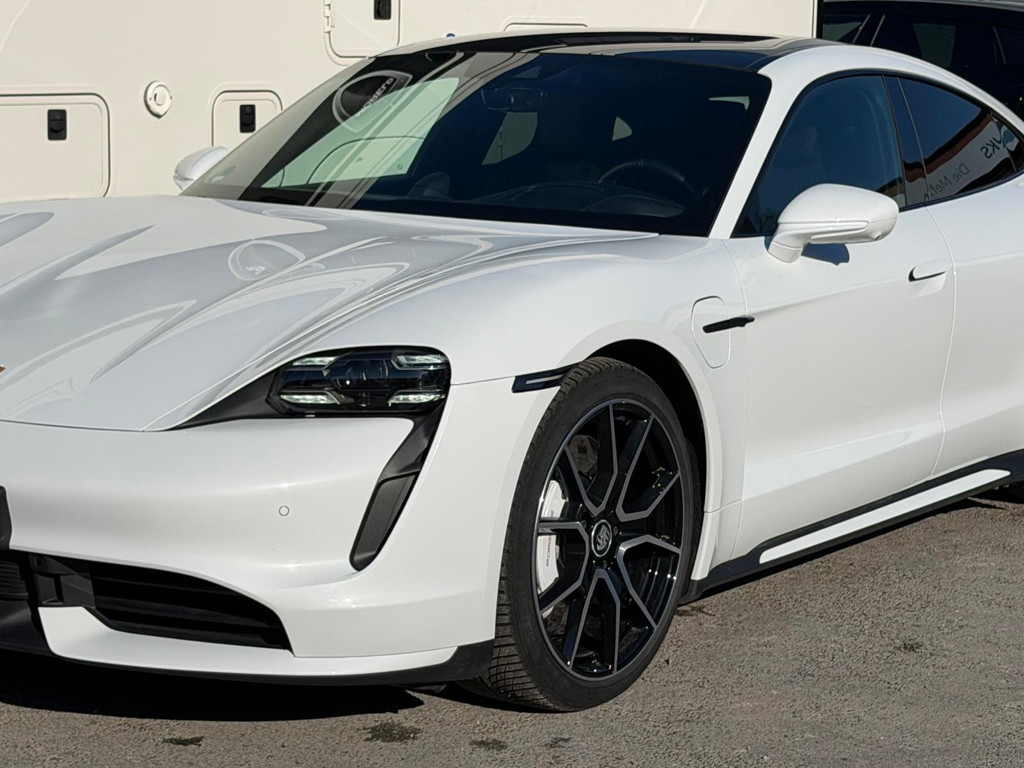 Porsche Taycan Turbo