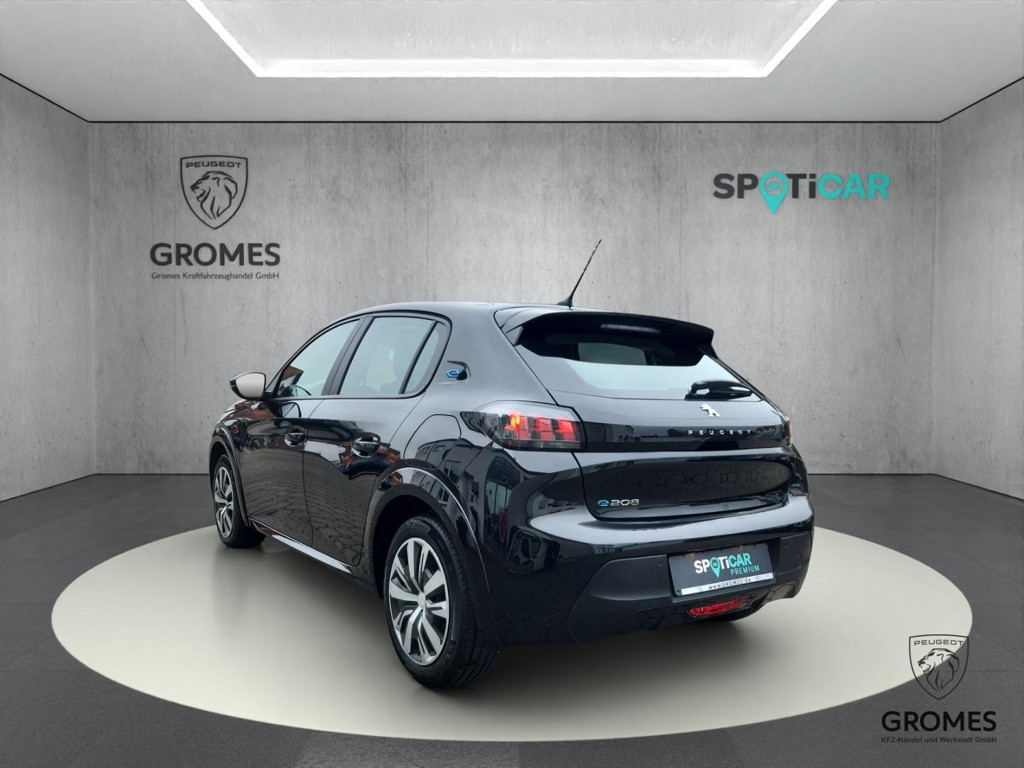 Peugeot e-208