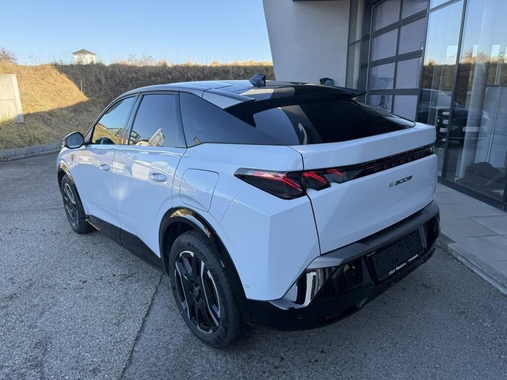 Peugeot E-3008