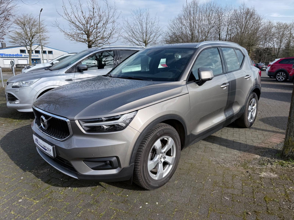 Volvo XC40 Momentum