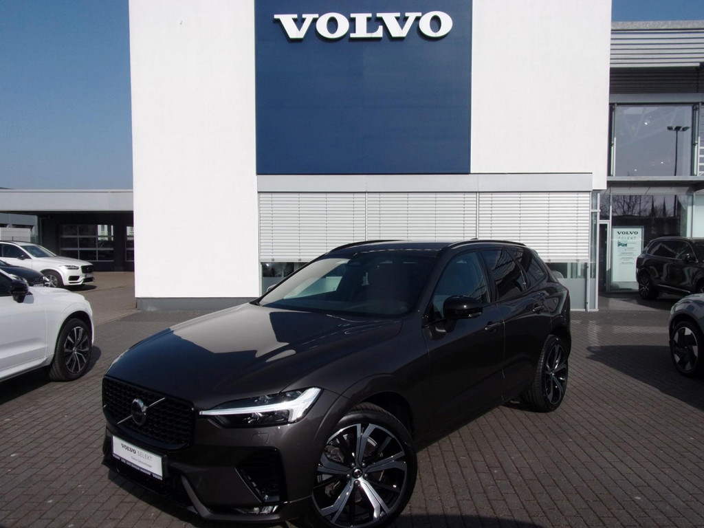 Volvo XC60 Plus Dark
