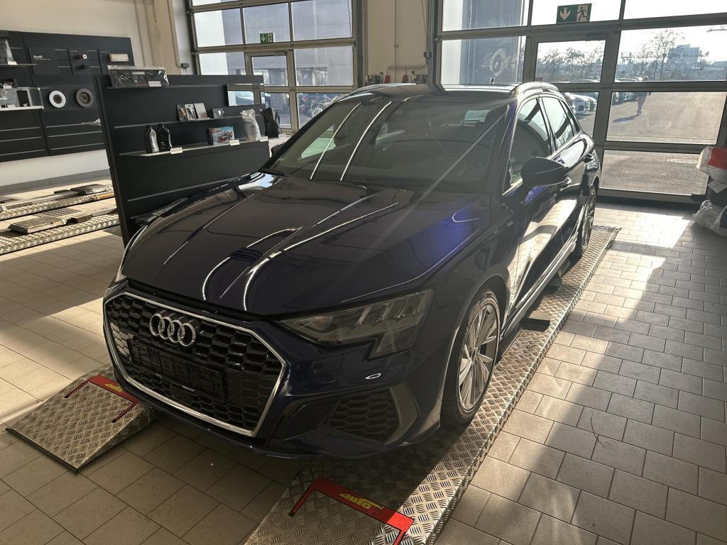 Audi A3 Sportback Sedan S-Line 35 TDI