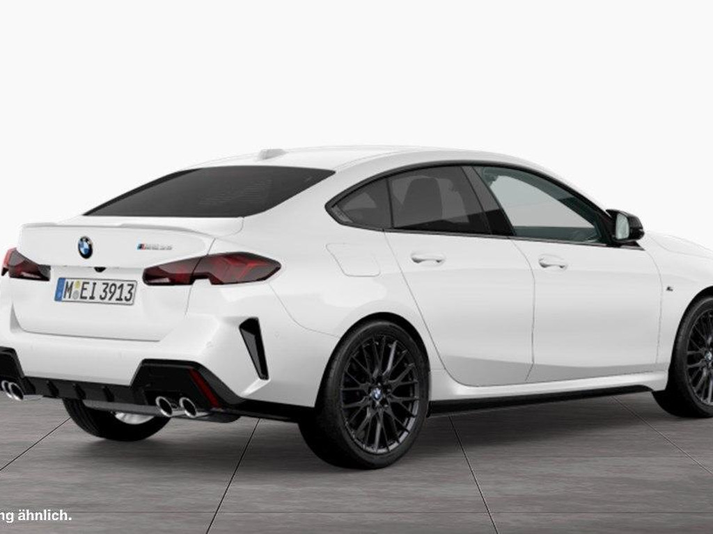 BMW M235