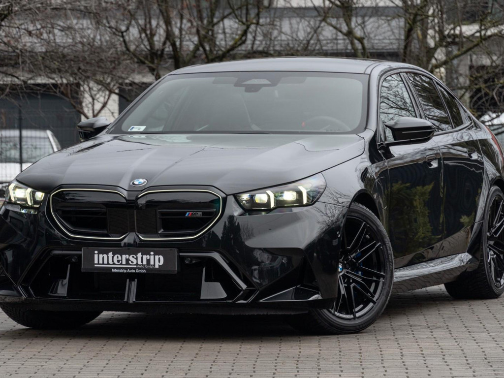 BMW M5 Sedan