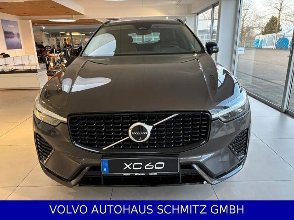 Volvo XC60 Plus Dark