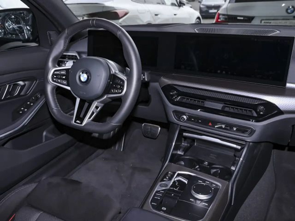 BMW 3 Serie 330 M-Sport xDrive Touring 330i