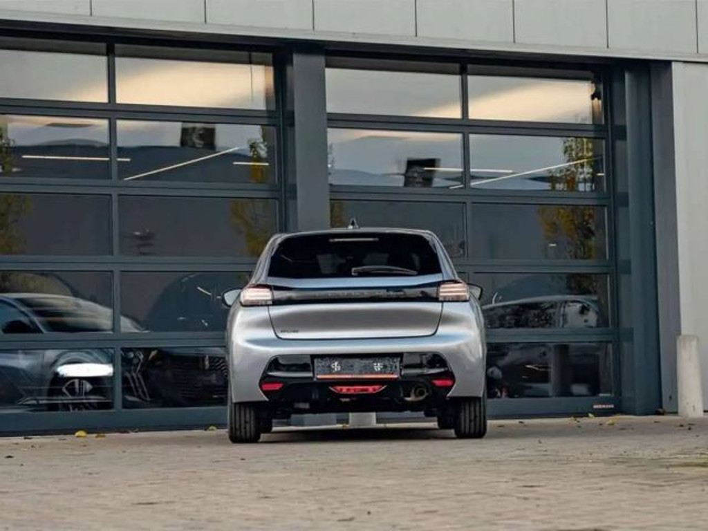 Peugeot 208 100 PK MT6 | Camera | Parkeers. v&a | Auto. air...