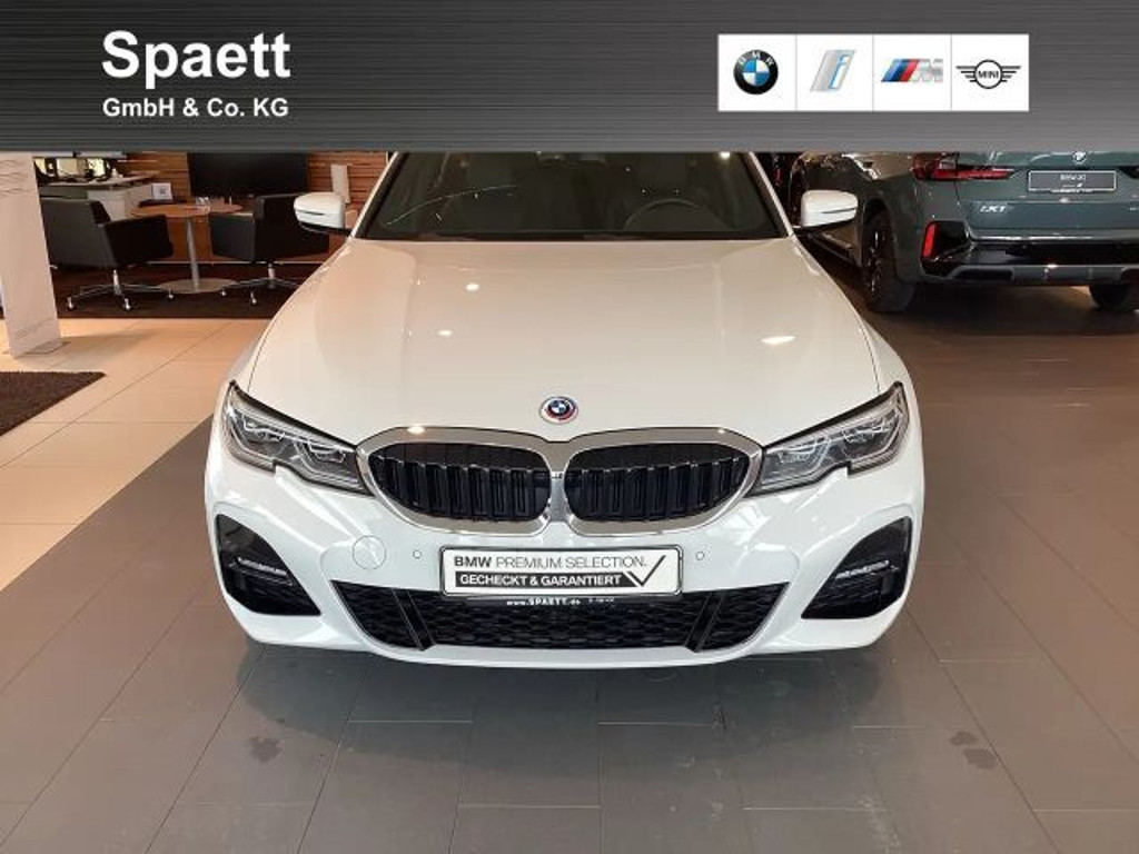 BMW 3 Serie 330 M-Sport xDrive Touring 330e