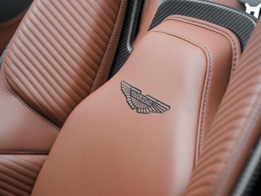 Aston Martin DBS