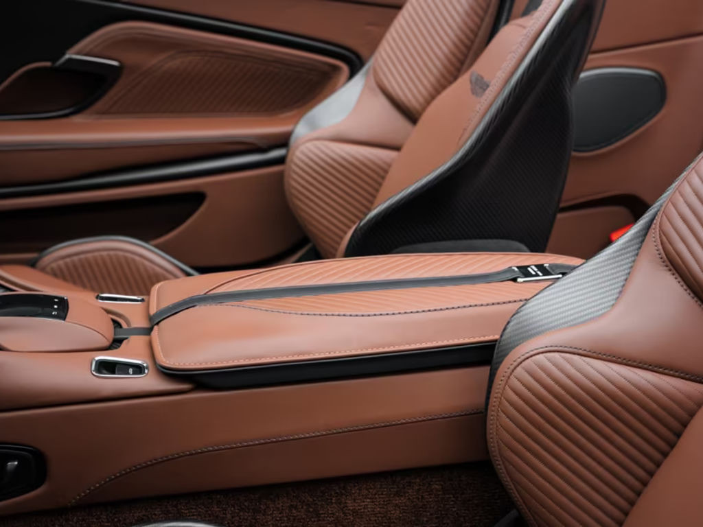 Aston Martin DBS