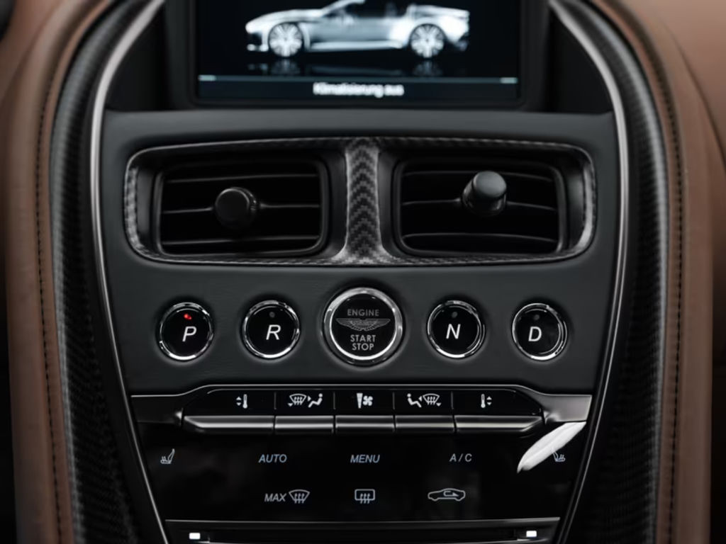 Aston Martin DBS