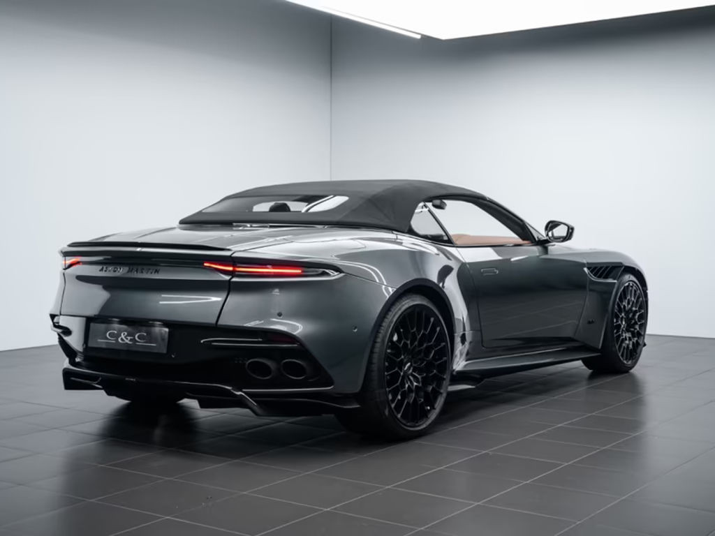 Aston Martin DBS