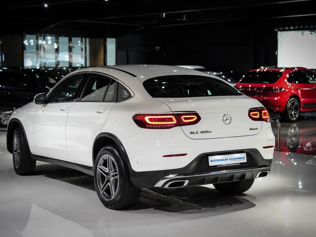 Mercedes-Benz GLC-Klasse GLC 300 AMG Line Coupé GLC 300 e