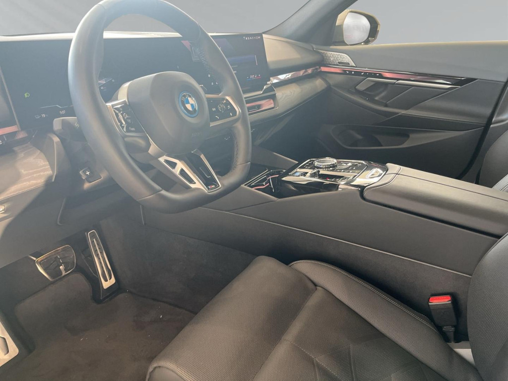 BMW i5 M-Sport Sedan eDrive40