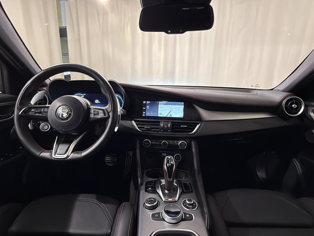 Alfa Romeo Giulia Q4