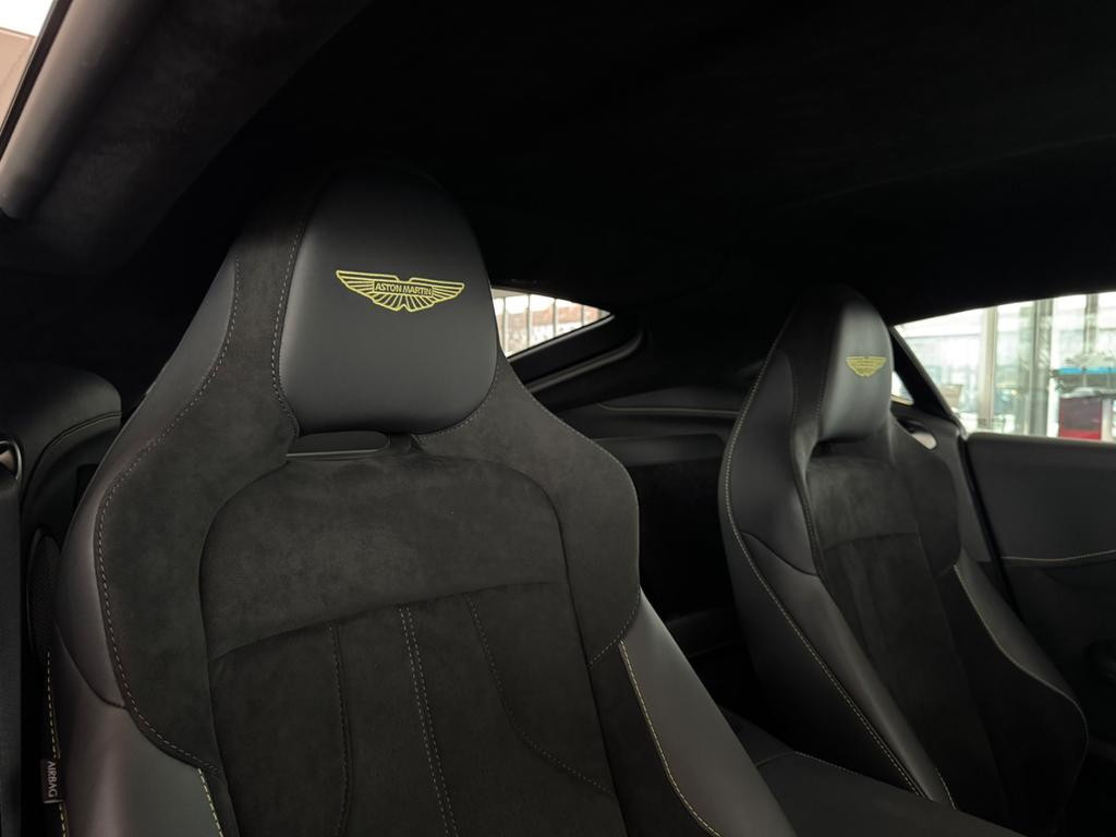 Aston Martin V8 Vantage