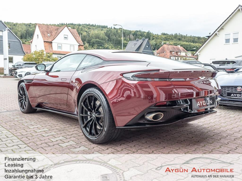 Aston Martin DB11