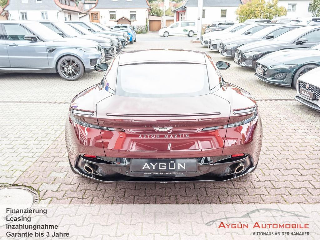 Aston Martin DB11