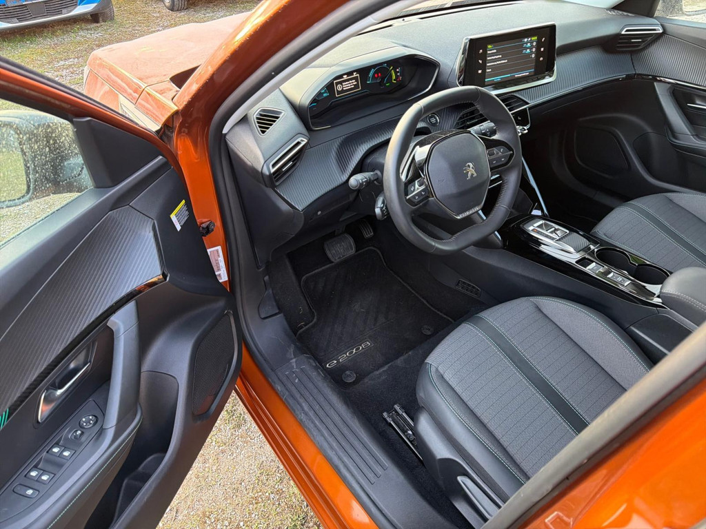 Peugeot e-2008